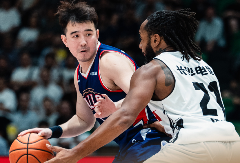 分缠斗, jpg, 卫冕冠军香