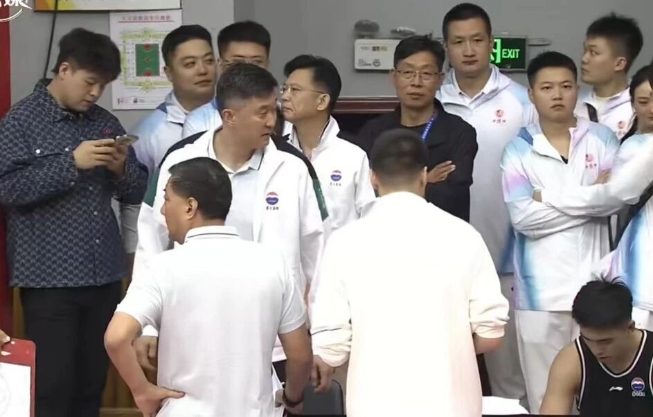 第三节才应, 两人都在前, AA